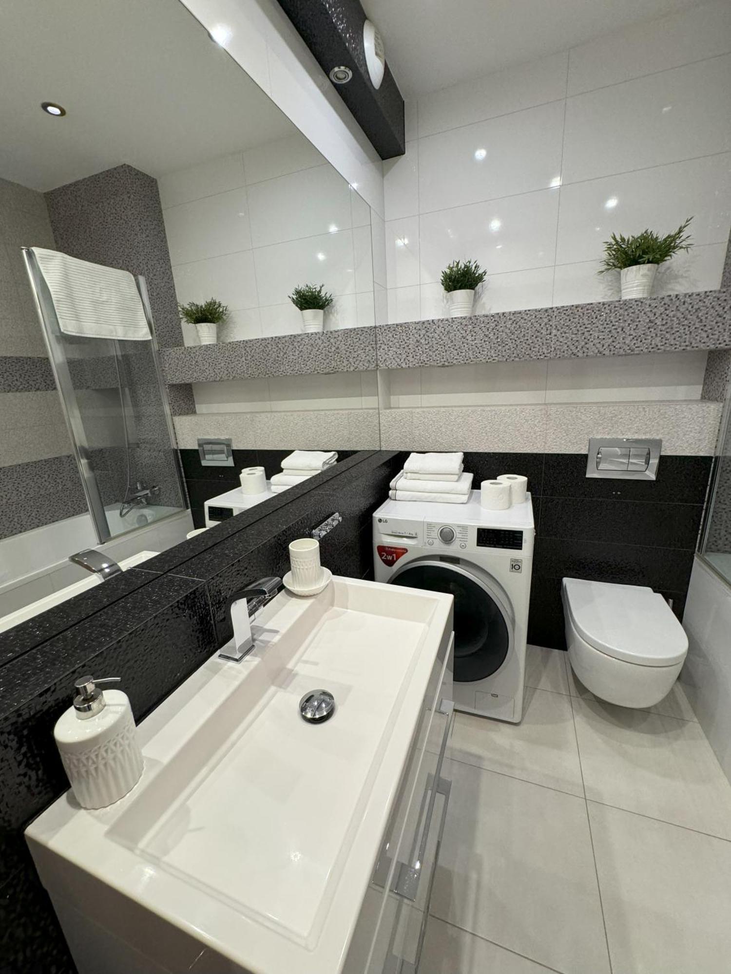 Apartment River Deluxe Atal Towers
